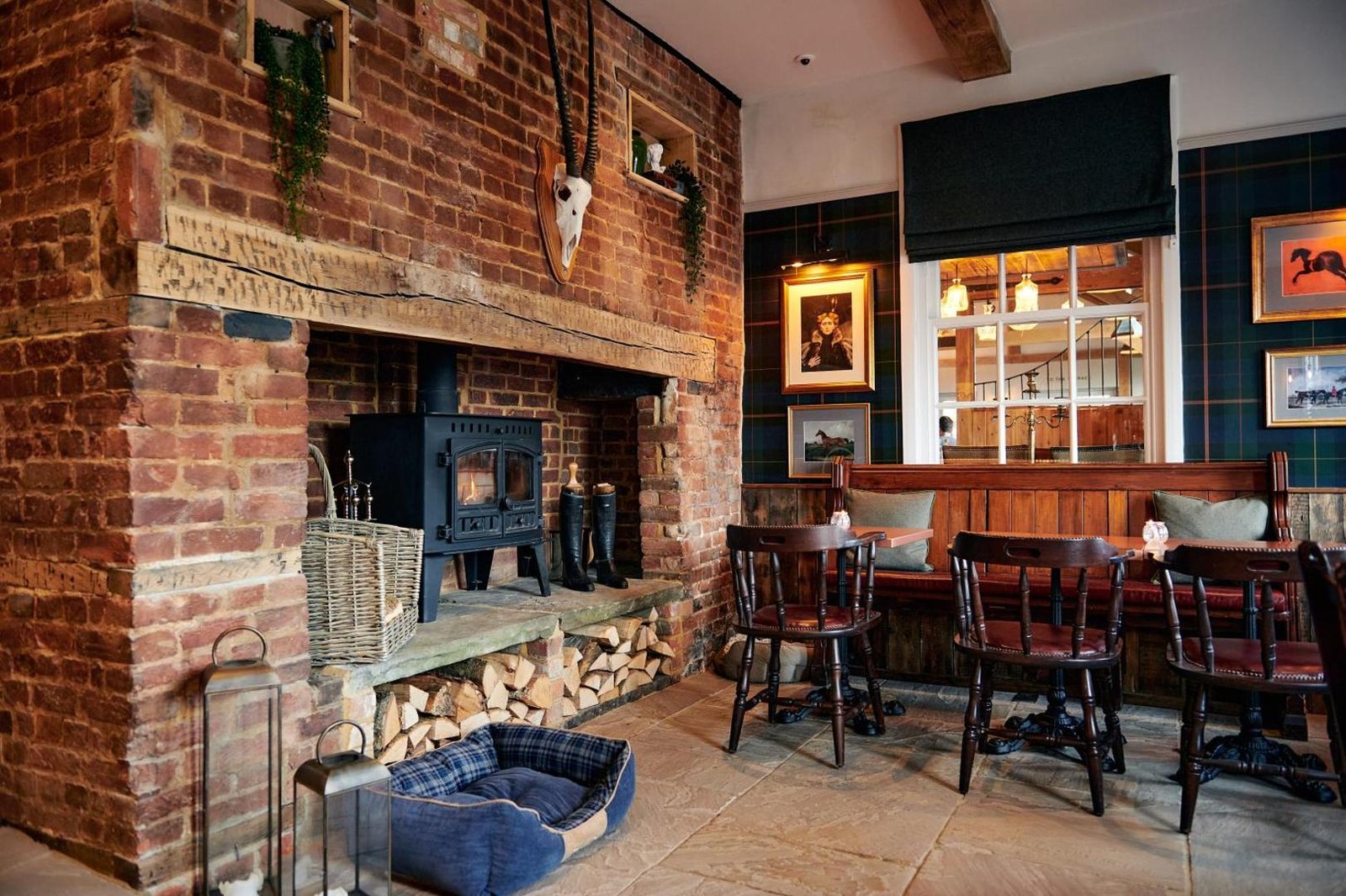 The Hare & Hounds, at the table