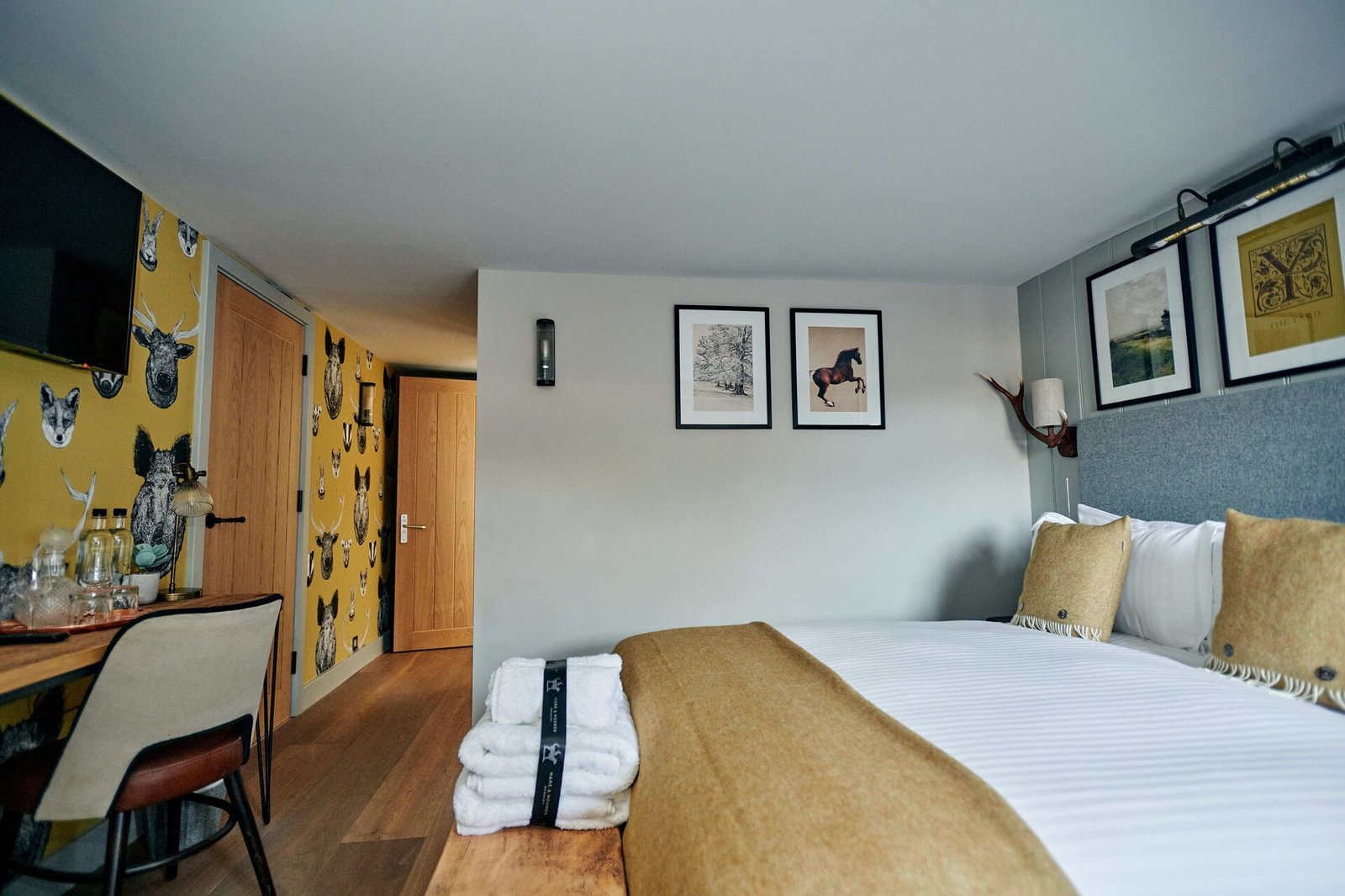 The Hare & Hounds, rooms