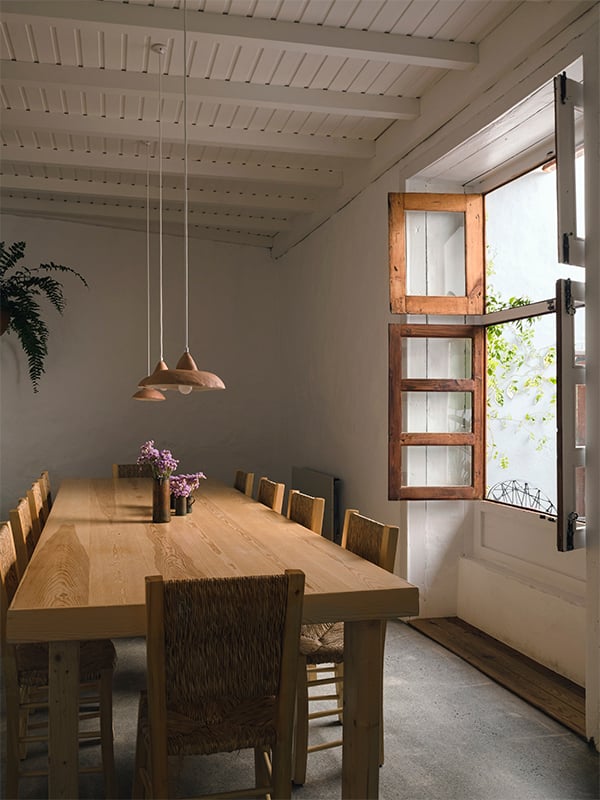 Casa de las Flores, at the table