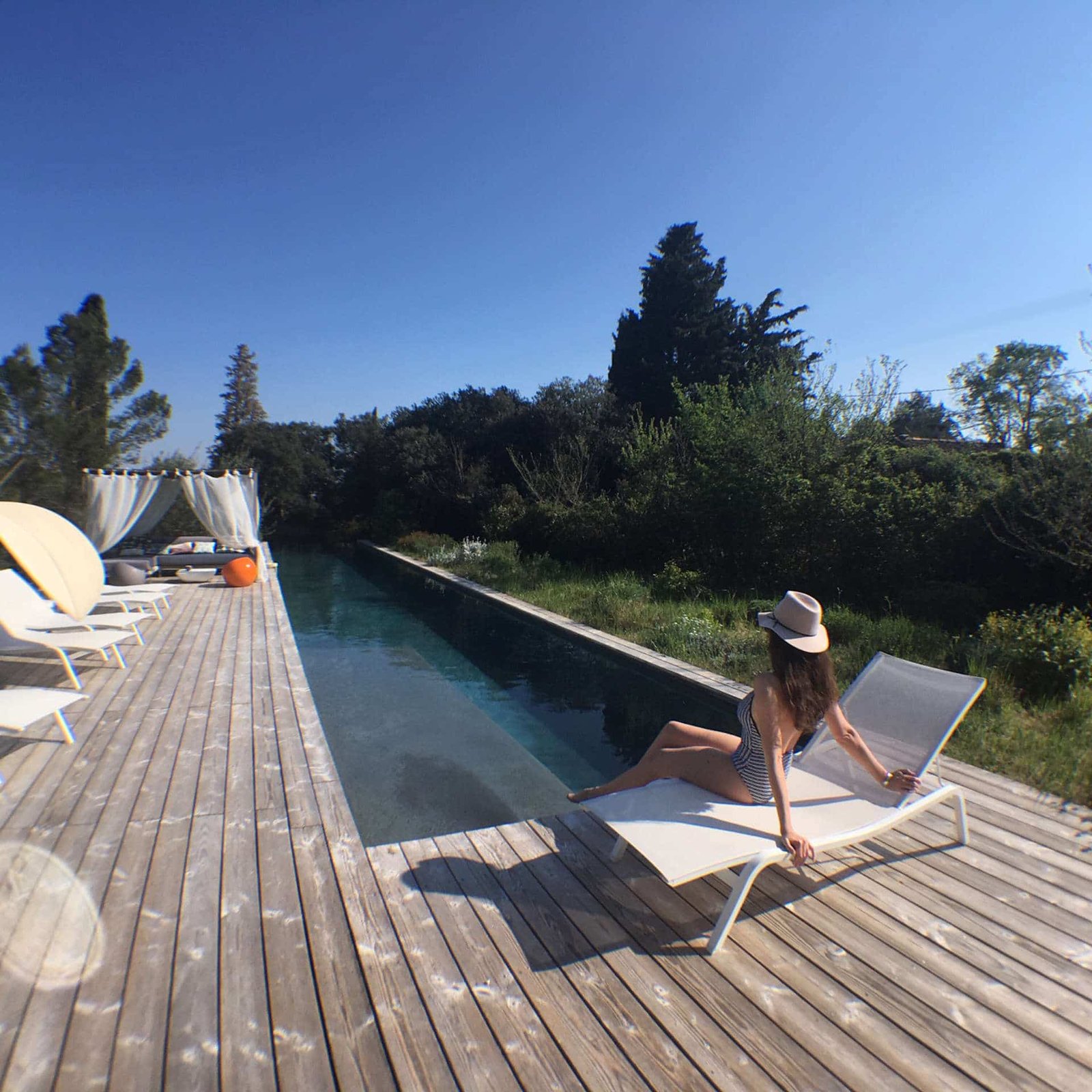 Well Away from Here - Spa B & B - Nîmes, the pool