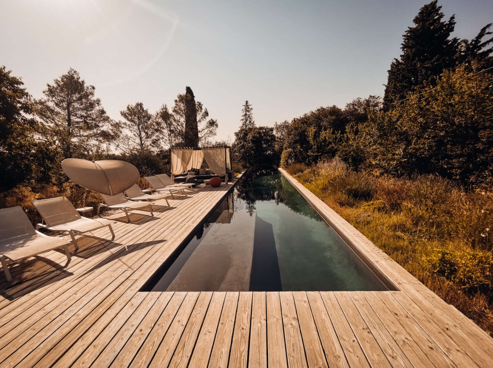 Well Away from Here - Spa B & B - Nîmes, the pool