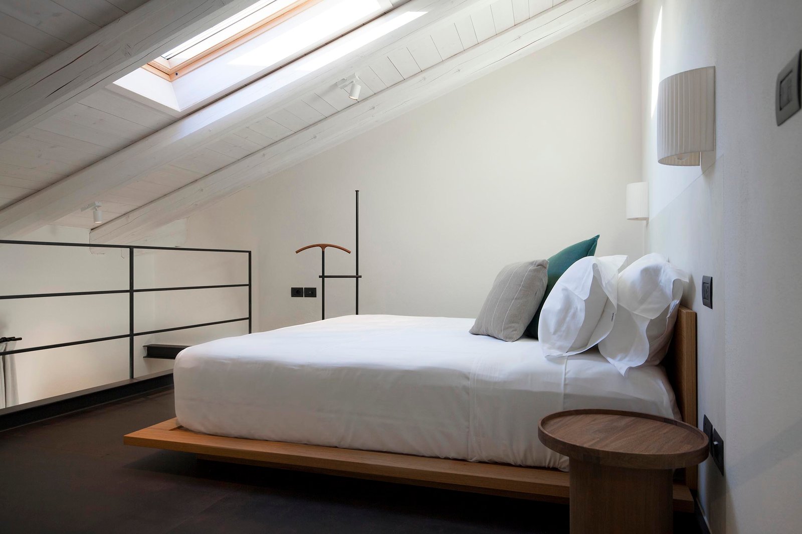 Dai Gresy, rooms