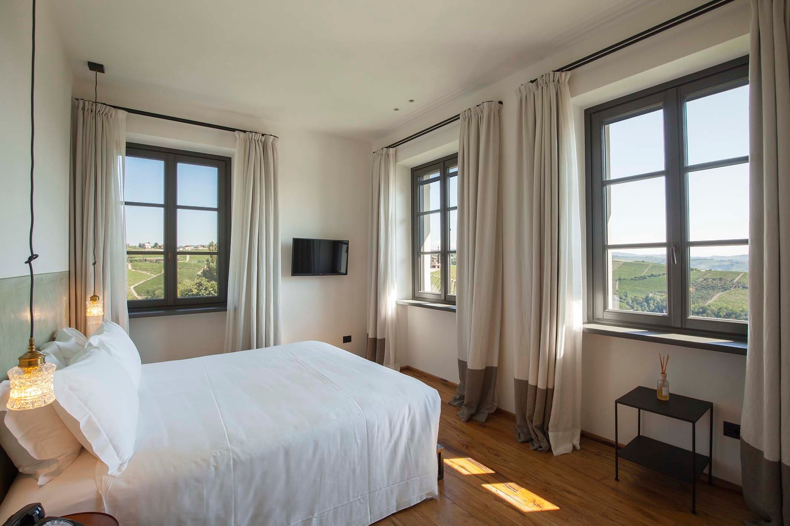 Dai Gresy, rooms