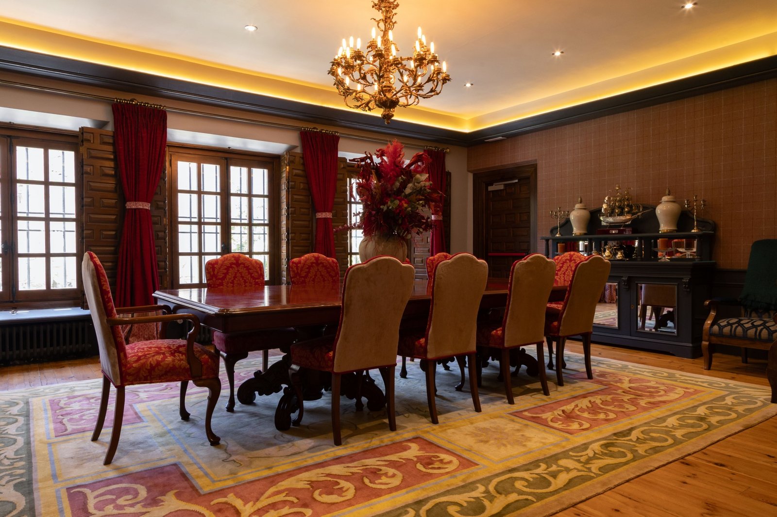 La Casa del Presidente Small Luxury Hotels, at the table