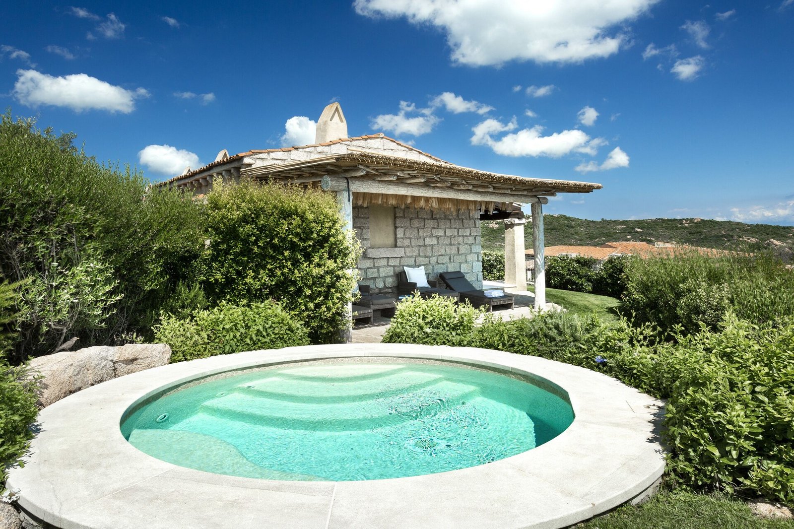 Li Finistreddi Exclusive Country Retreat, the pool