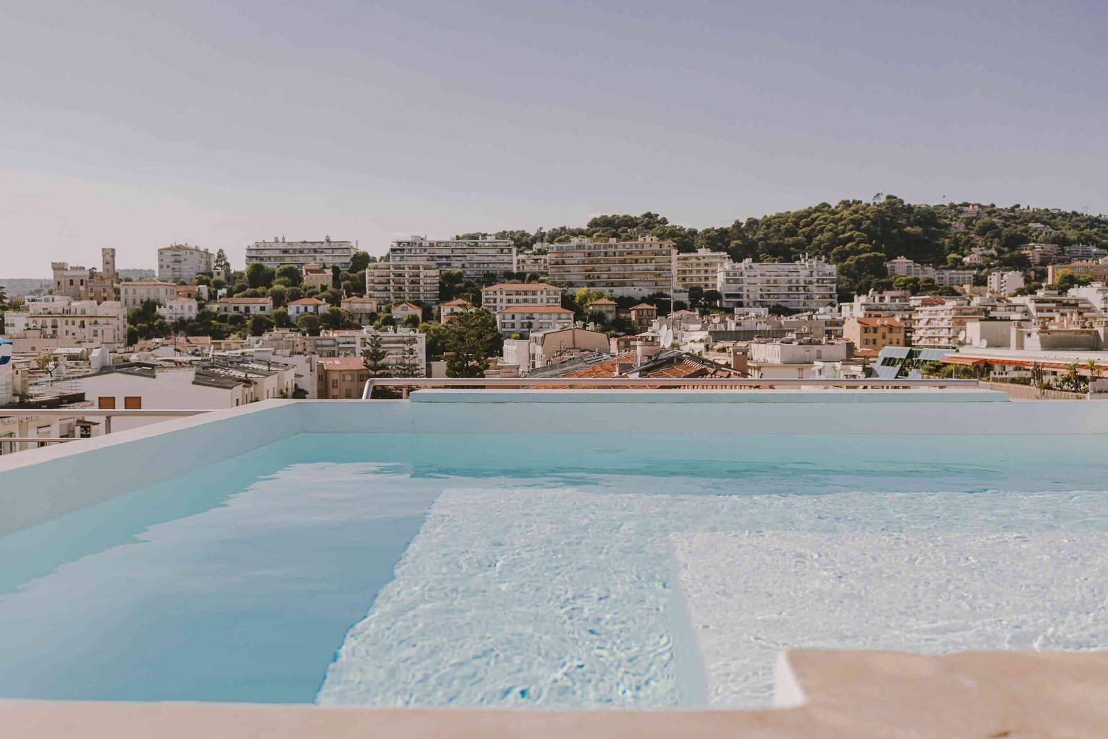 Hotel & Restaurant Amour Nice, the pool