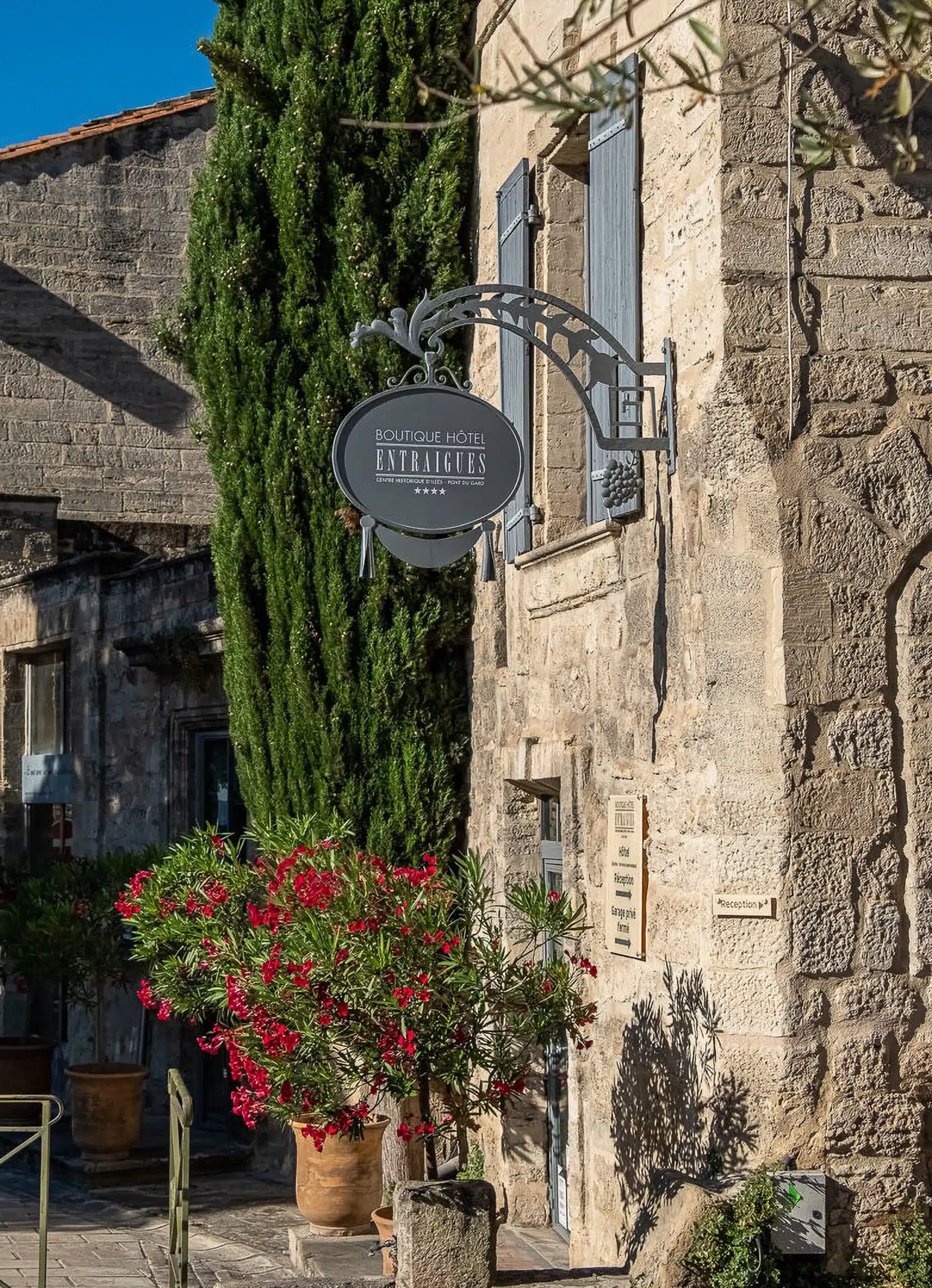 Shop Hotel Entraigues Uzès, Pont Du Gard, how it began