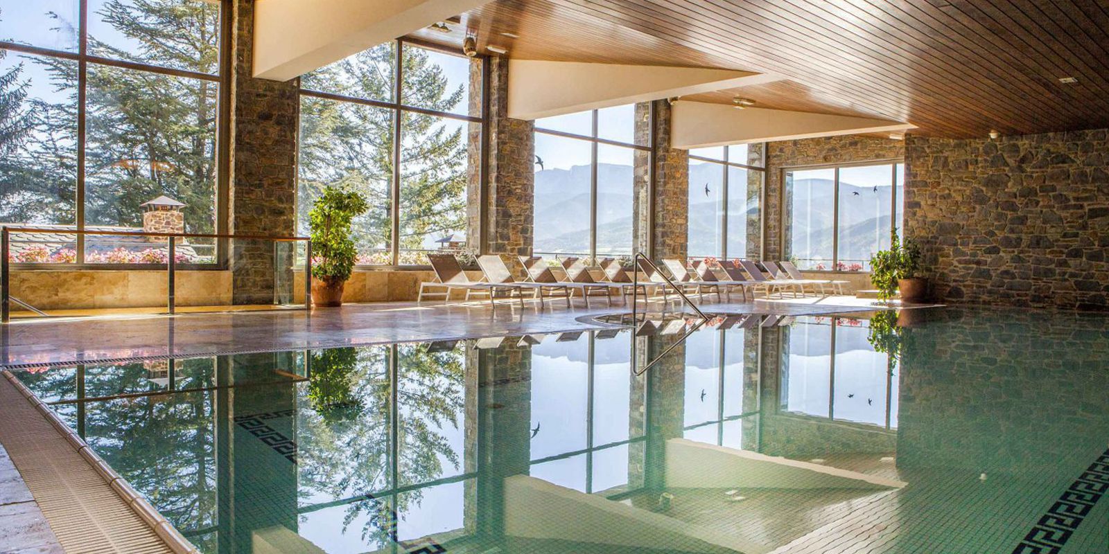 Castell de Ciutat, the pool