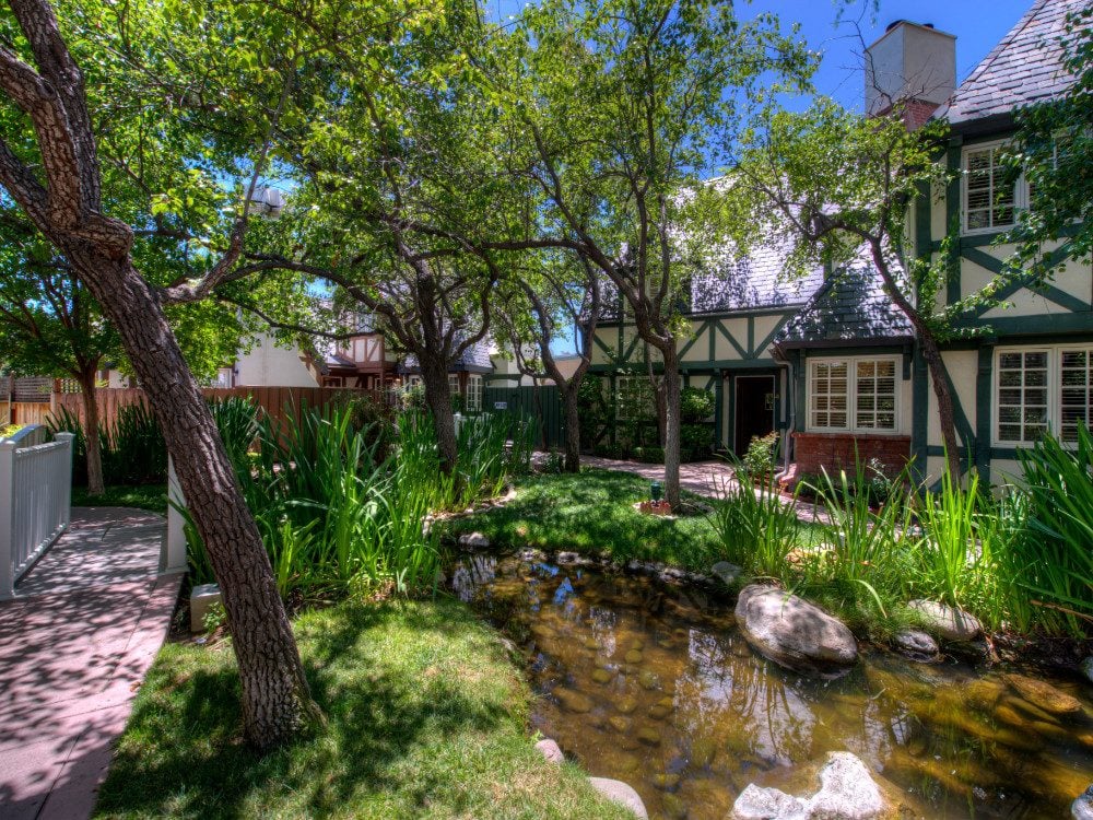 Wine Valley Inn & Cottages — vibe