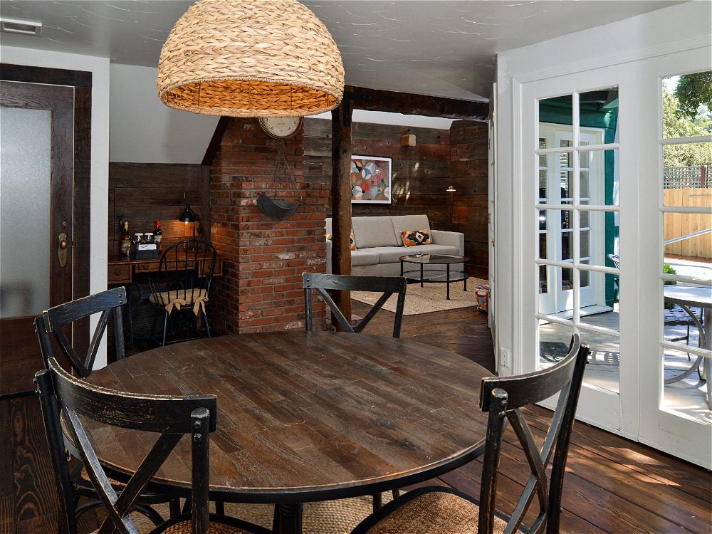 Wine Valley Inn & Cottages — rooms