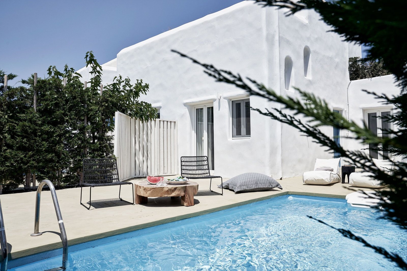 Naxian Utopia, the pool