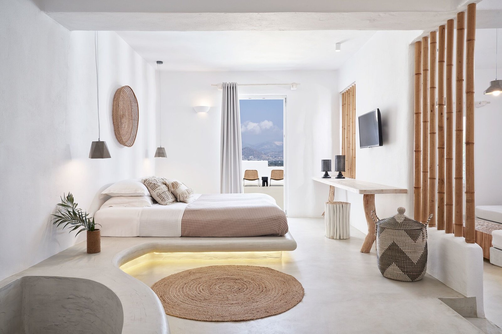 Naxian Utopia, rooms