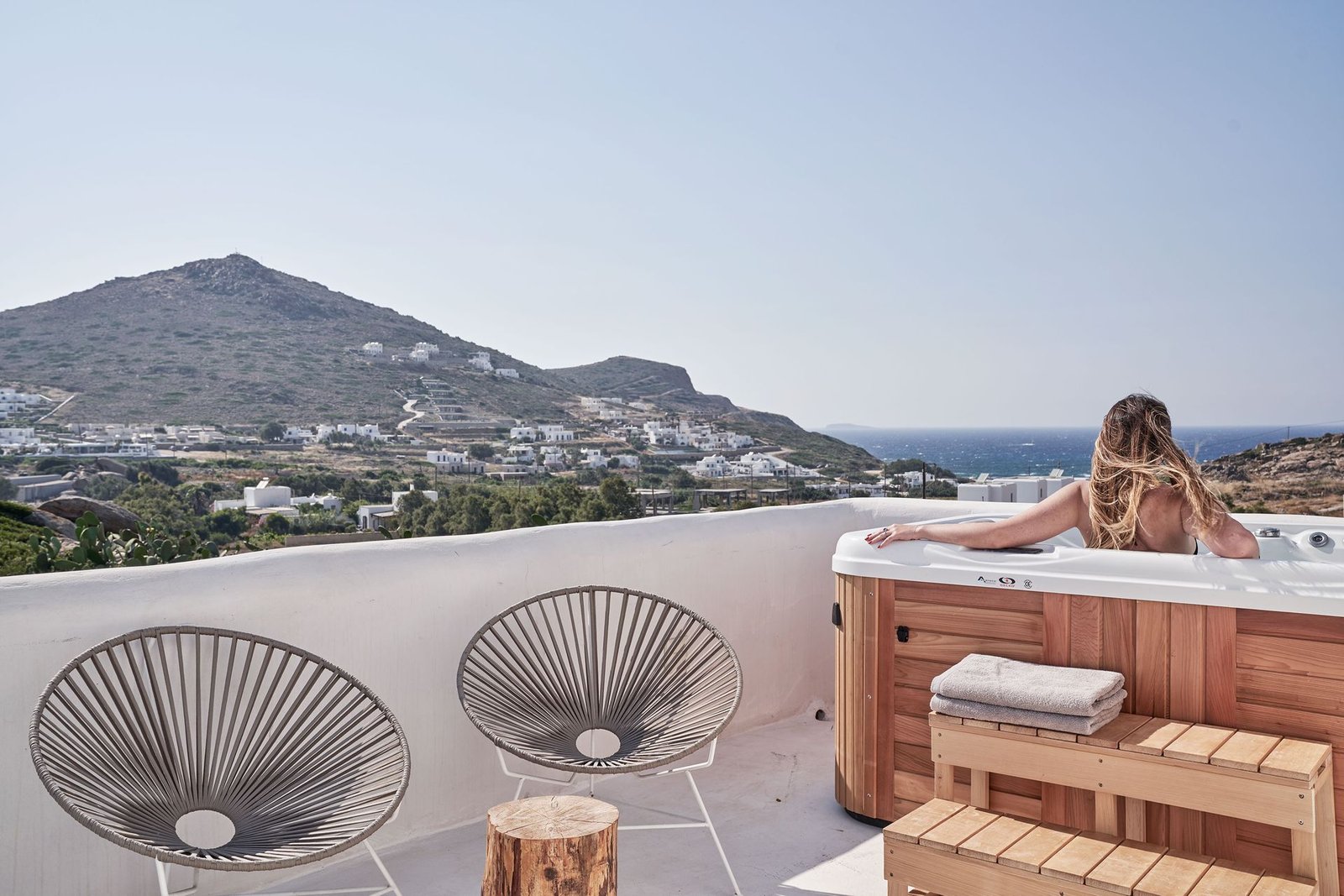 Naxian Utopia, gym and hot tub