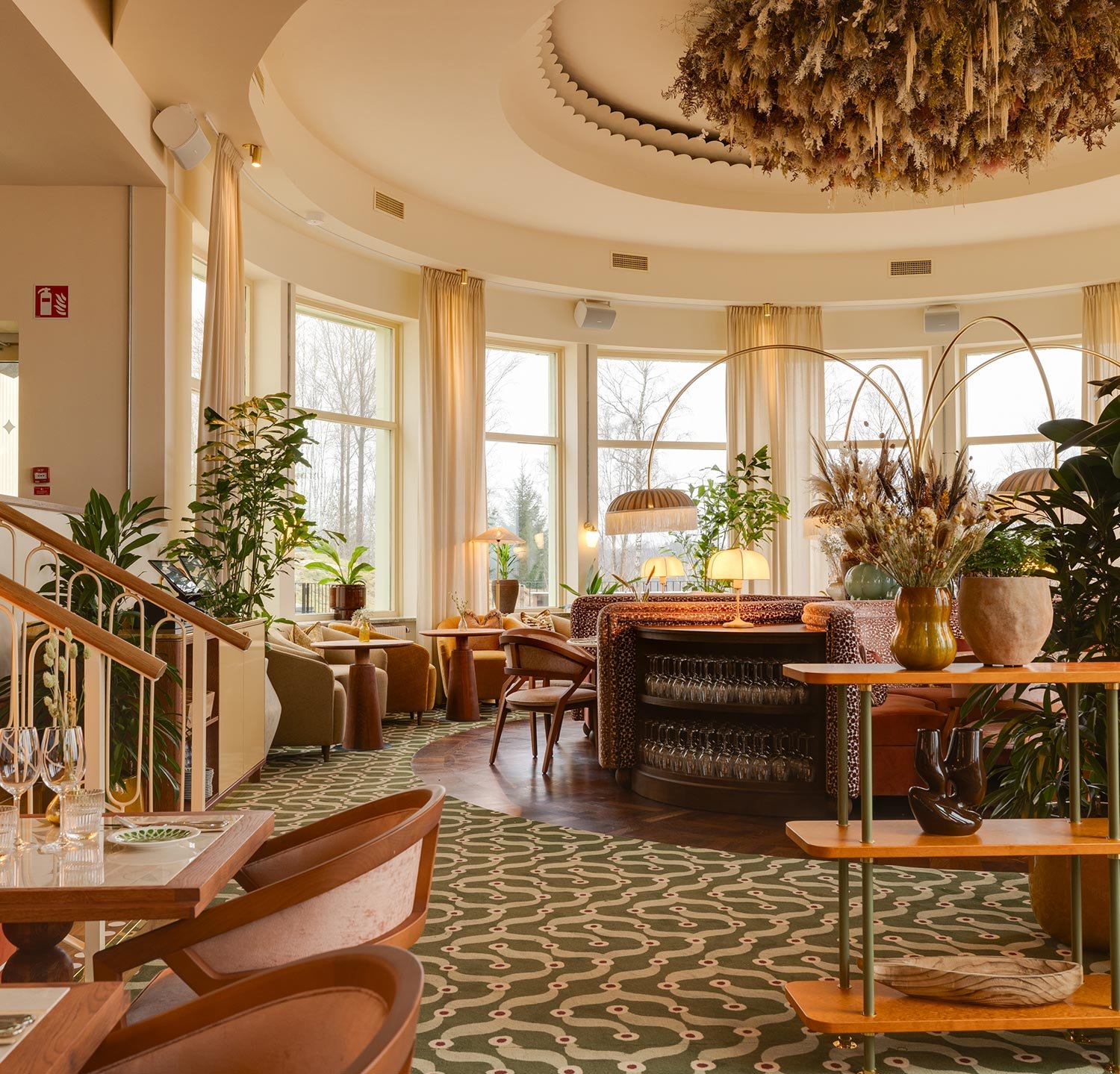 Hjortviken Country Club, at the table