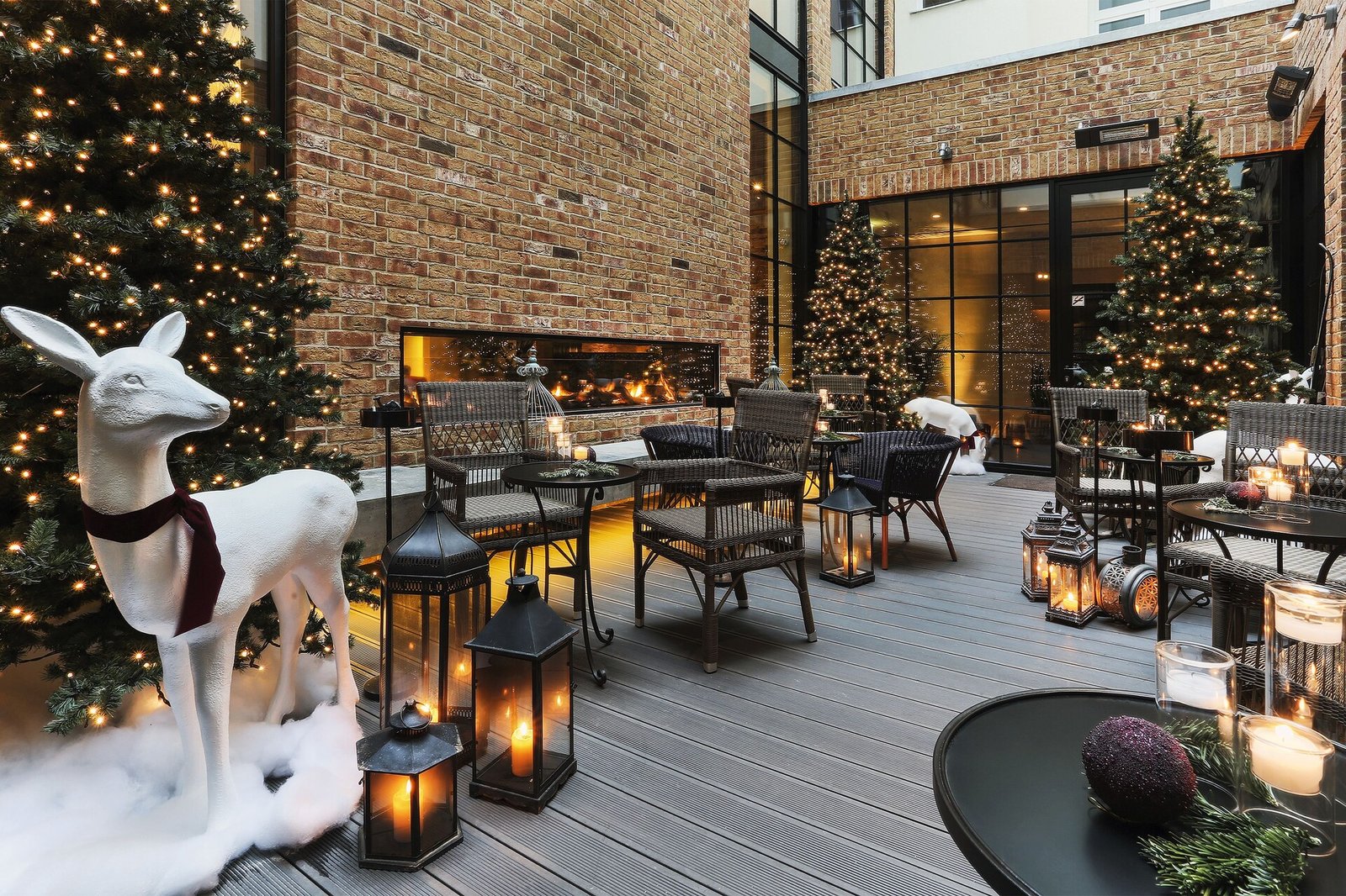 Hotel Zoo Berlin — backstory