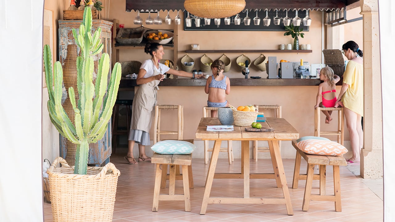 Cal Reiet Holistic Retreat, at the table