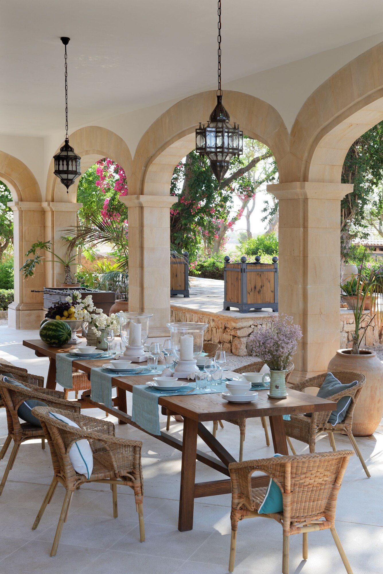 Cal Reiet Holistic Retreat, at the table