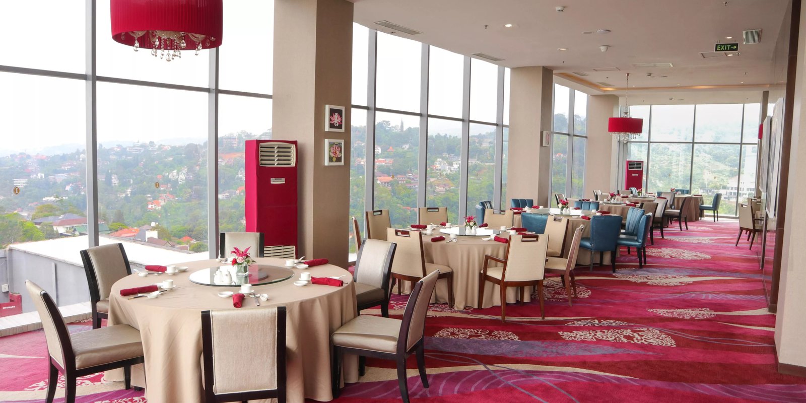 InterContinental Bandung Dago Pakar by IHG, at the table