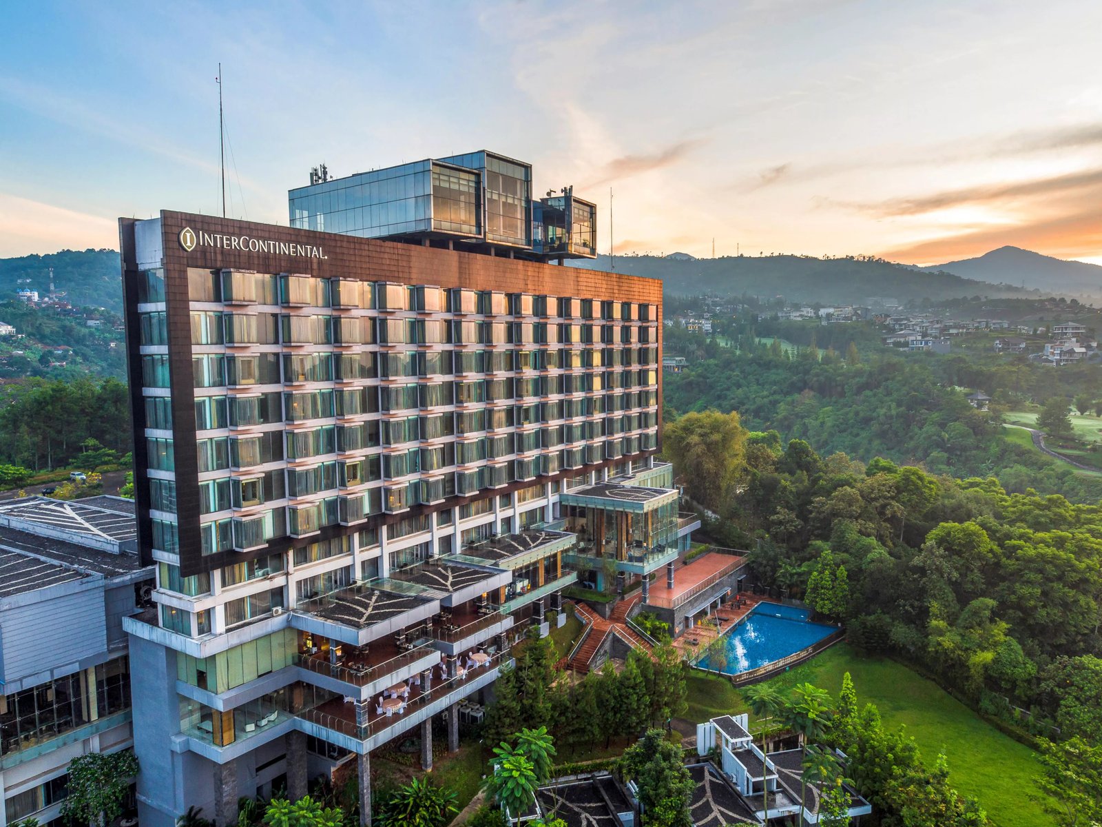 InterContinental Bandung Dago Pakar by IHG, the pool