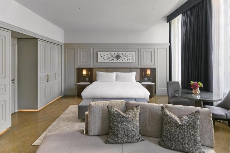 Trafalgar St. James — rooms