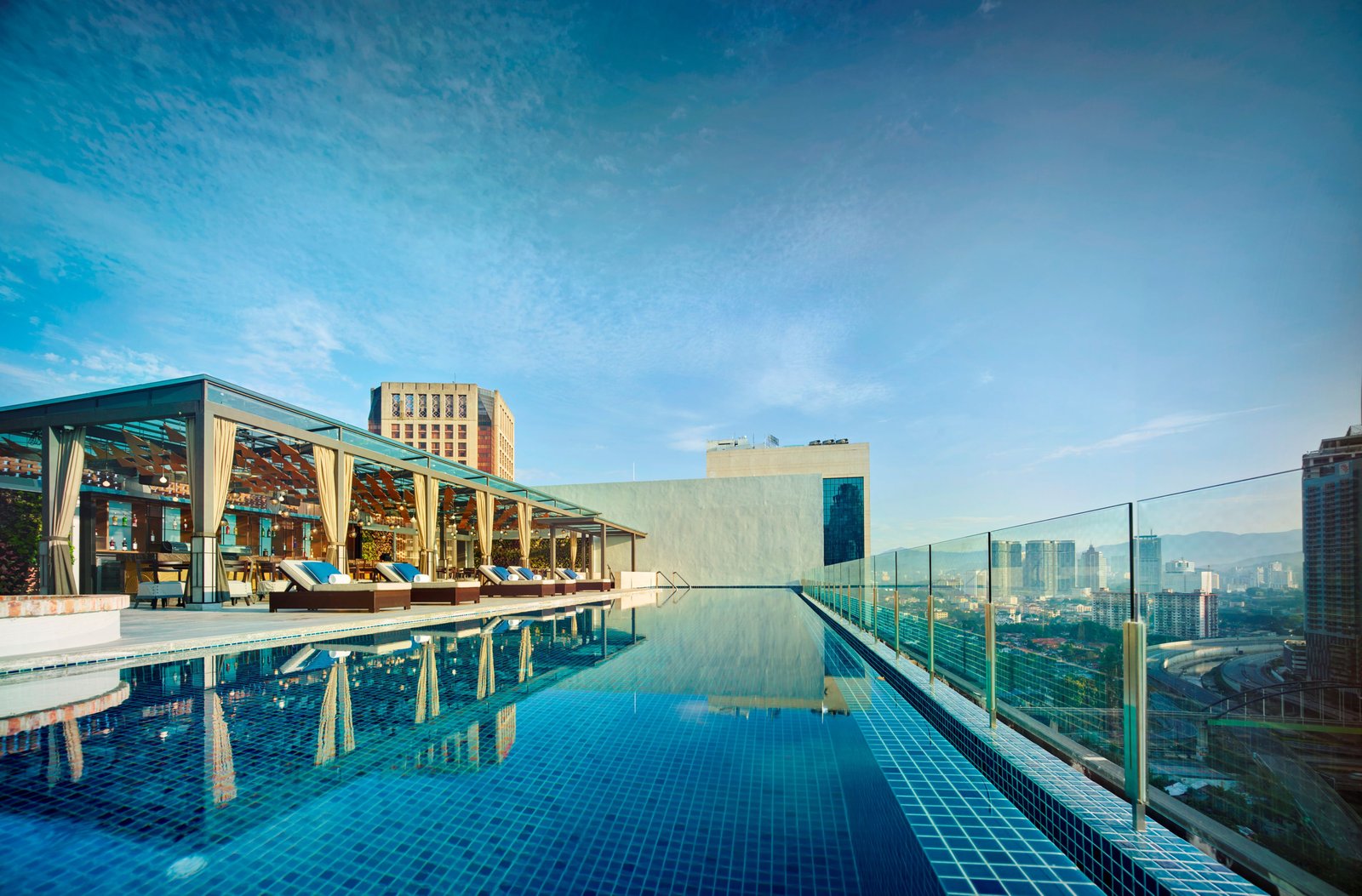 Hotel Stripes Kuala Lumpur, Autograph Collection, the pool