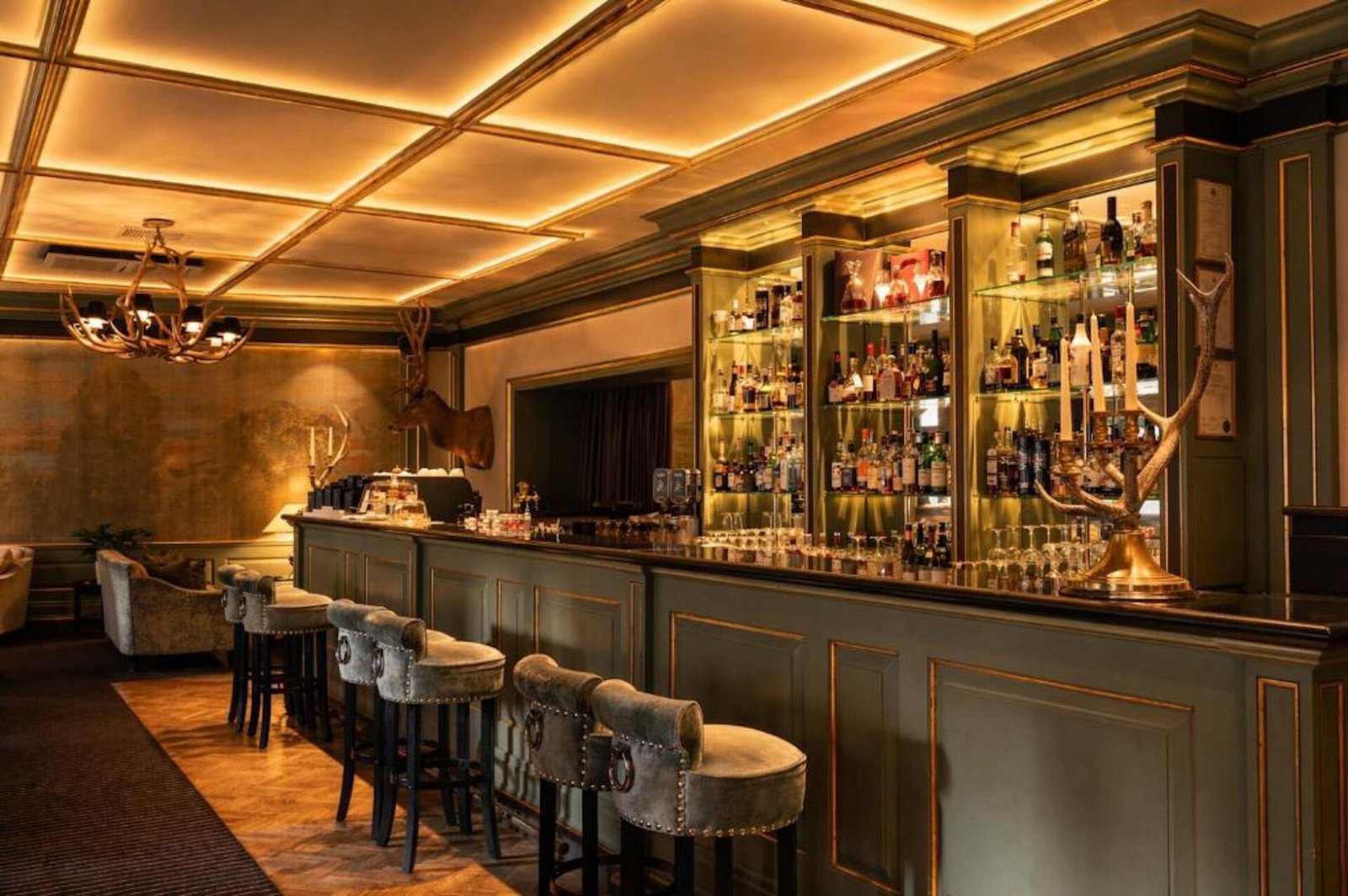 Grand Palace Hotel, pils bar