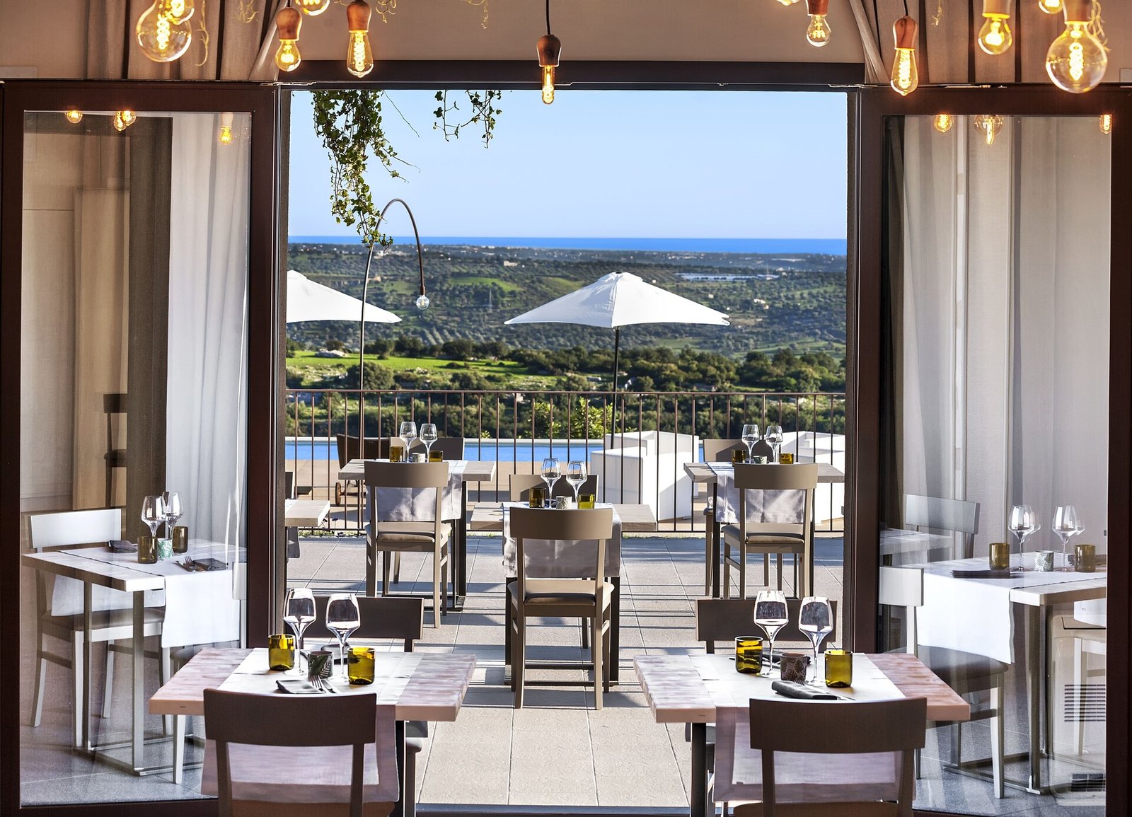 Relais Chiaramonte, at the table