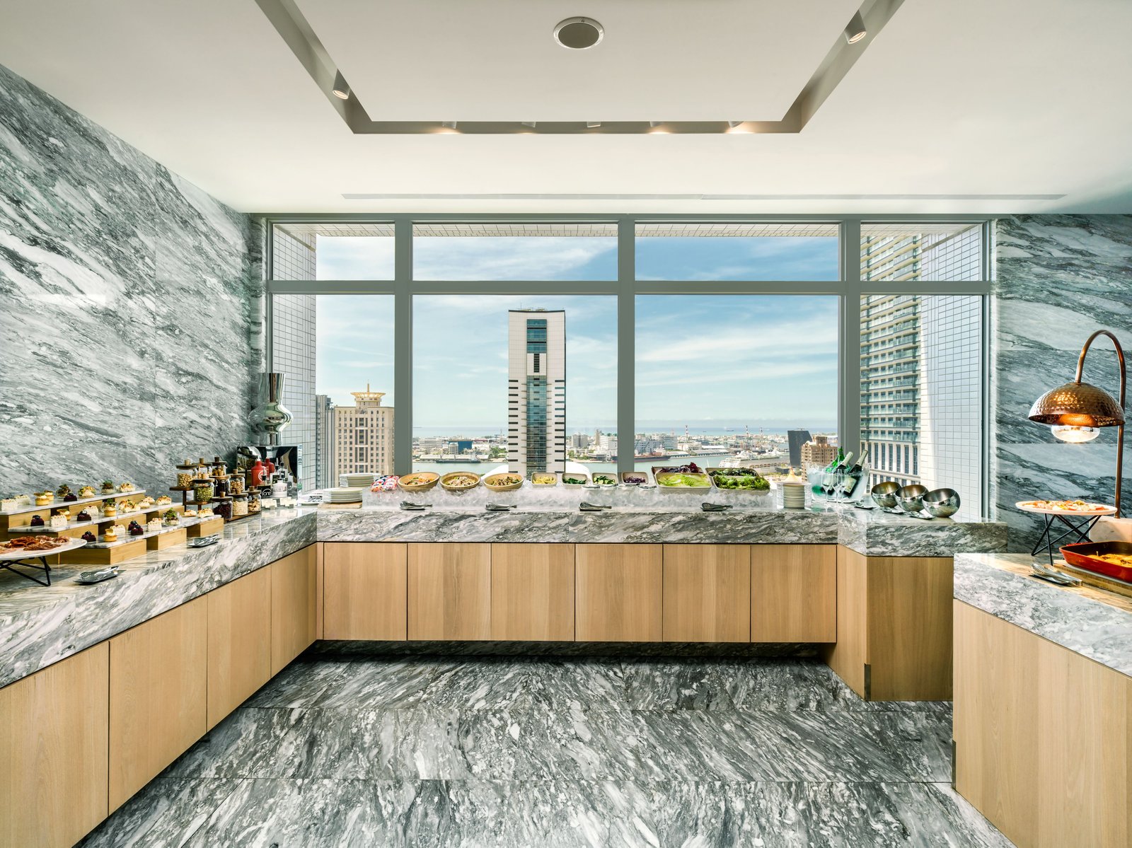 THE AMNIS, a Luxury Collection Hotel, Kaohsiung, at the table
