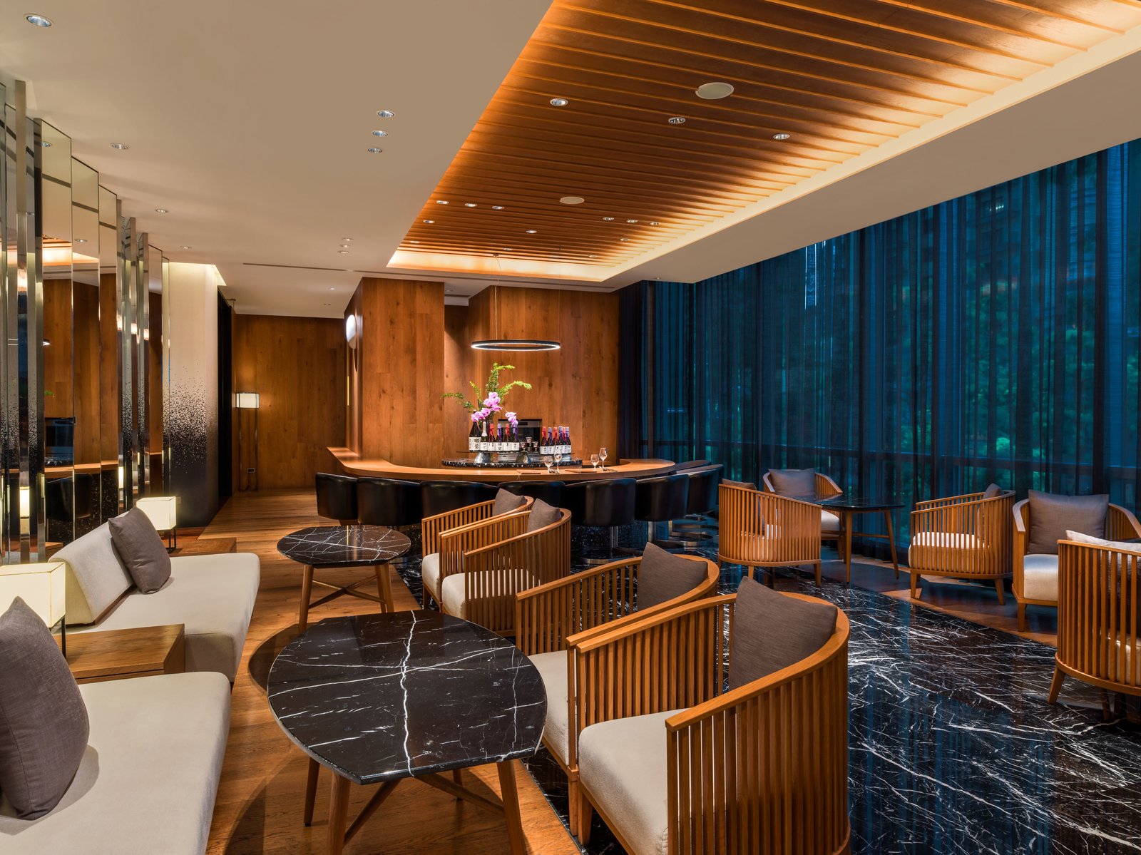 THE AMNIS, a Luxury Collection Hotel, Kaohsiung, at the table