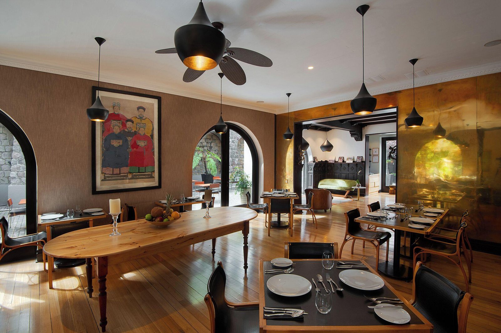 Aubrey Hotel Boutique, at the table