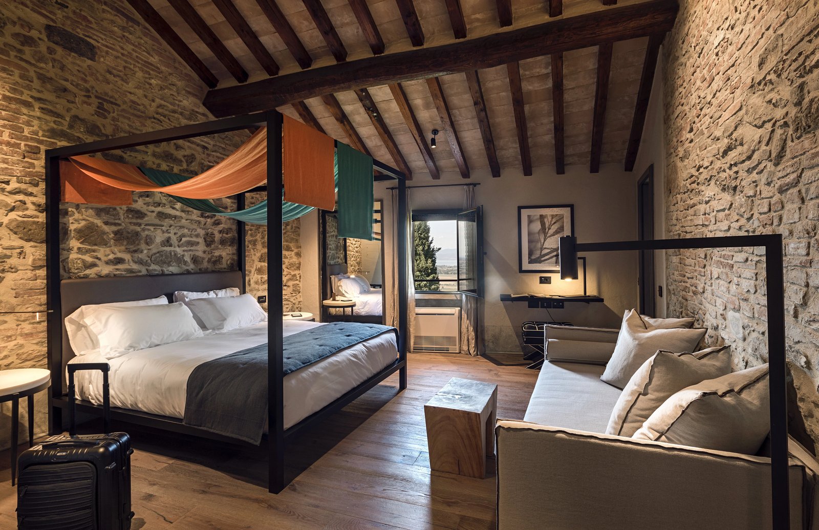 Rastrello, rooms