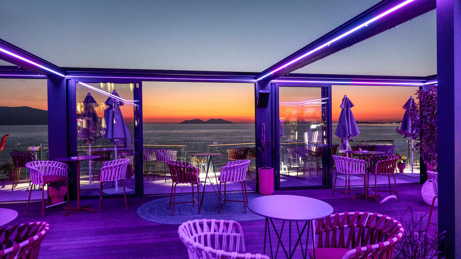 Hotel Vlora Priam, Affiliated by Melia, savannah pool bar