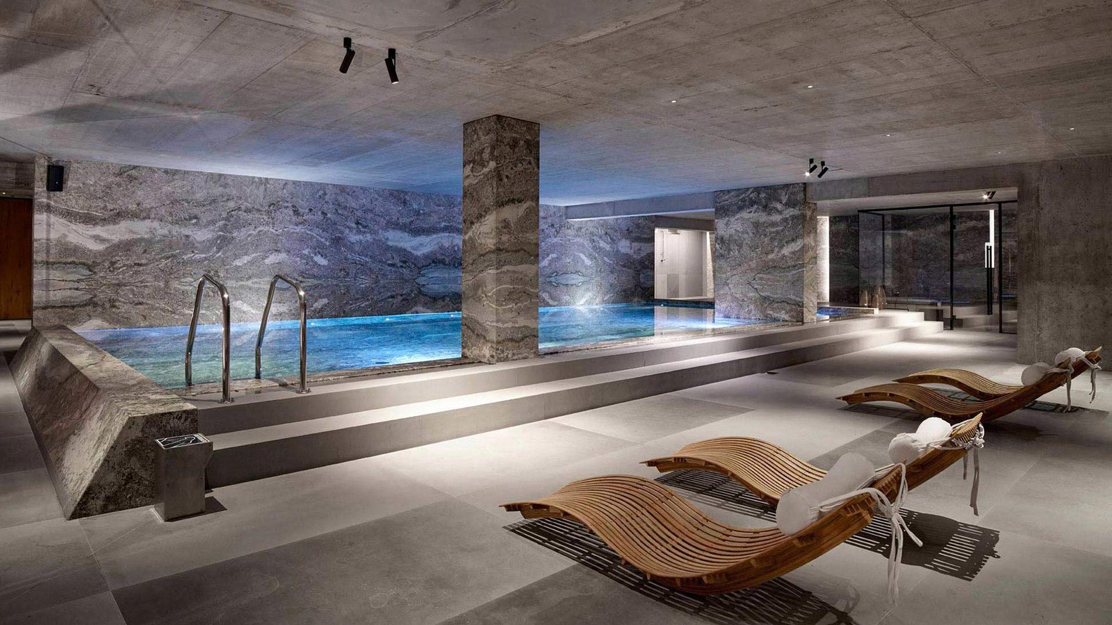 Hotel Warszawa, the pool