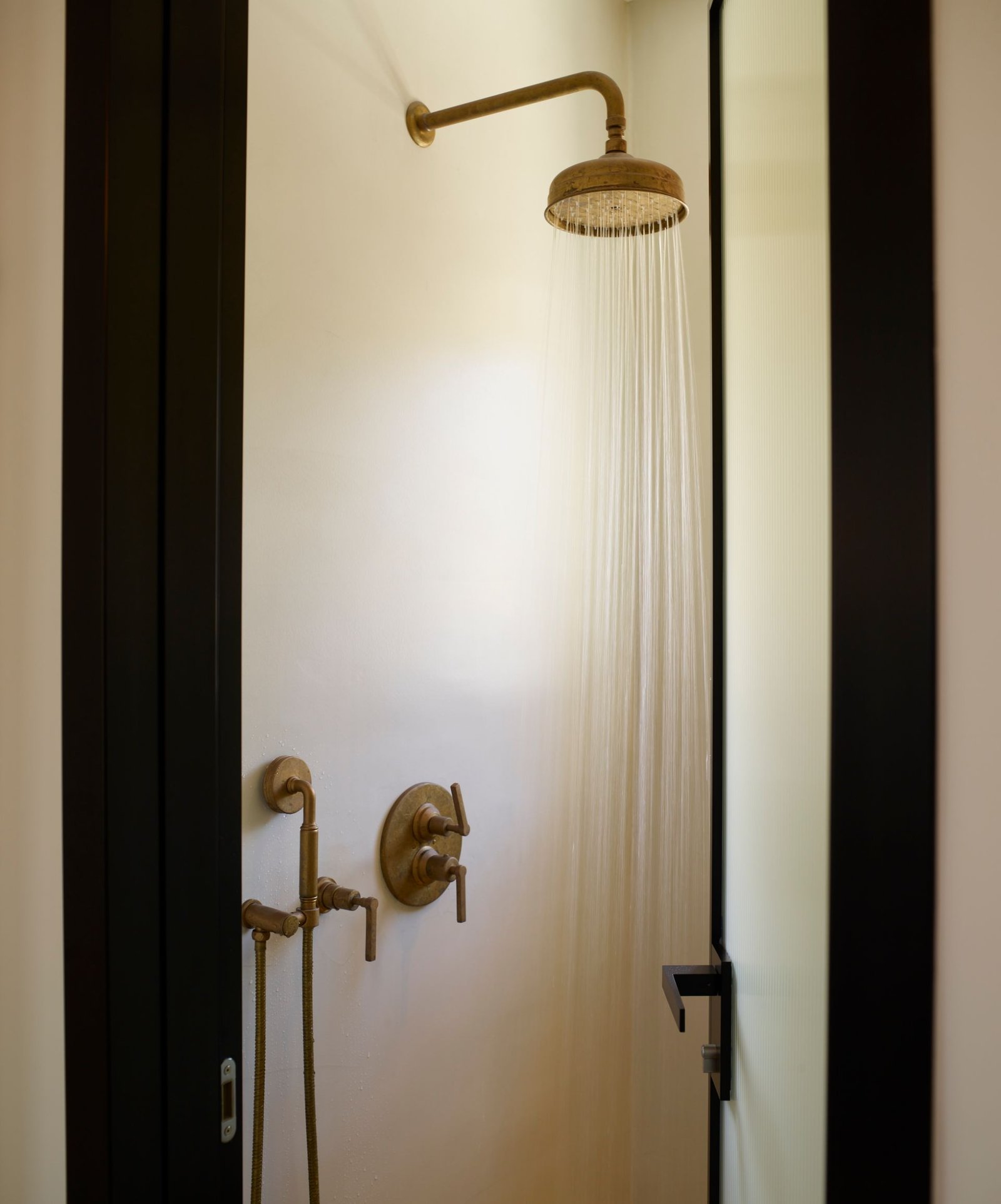 Bonzoe Suites & Villas