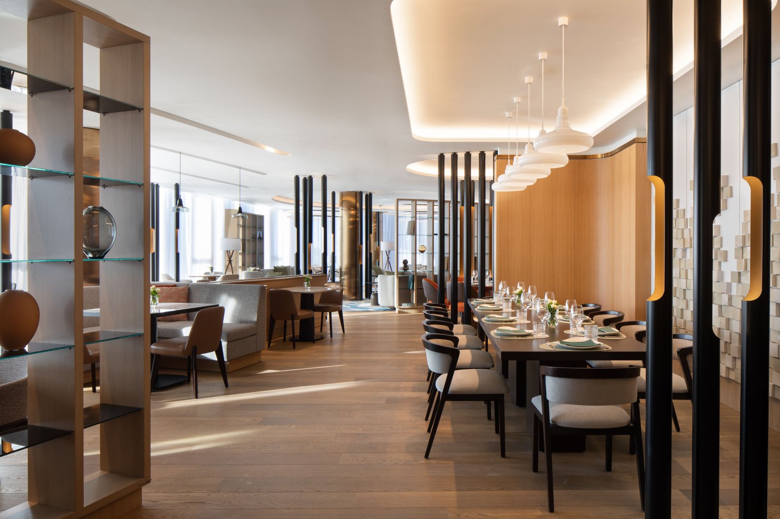 Tirana Marriott, m club lounge