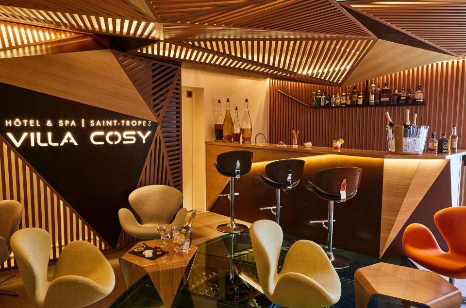 Villa Cosy Hotel & Spa, at the table