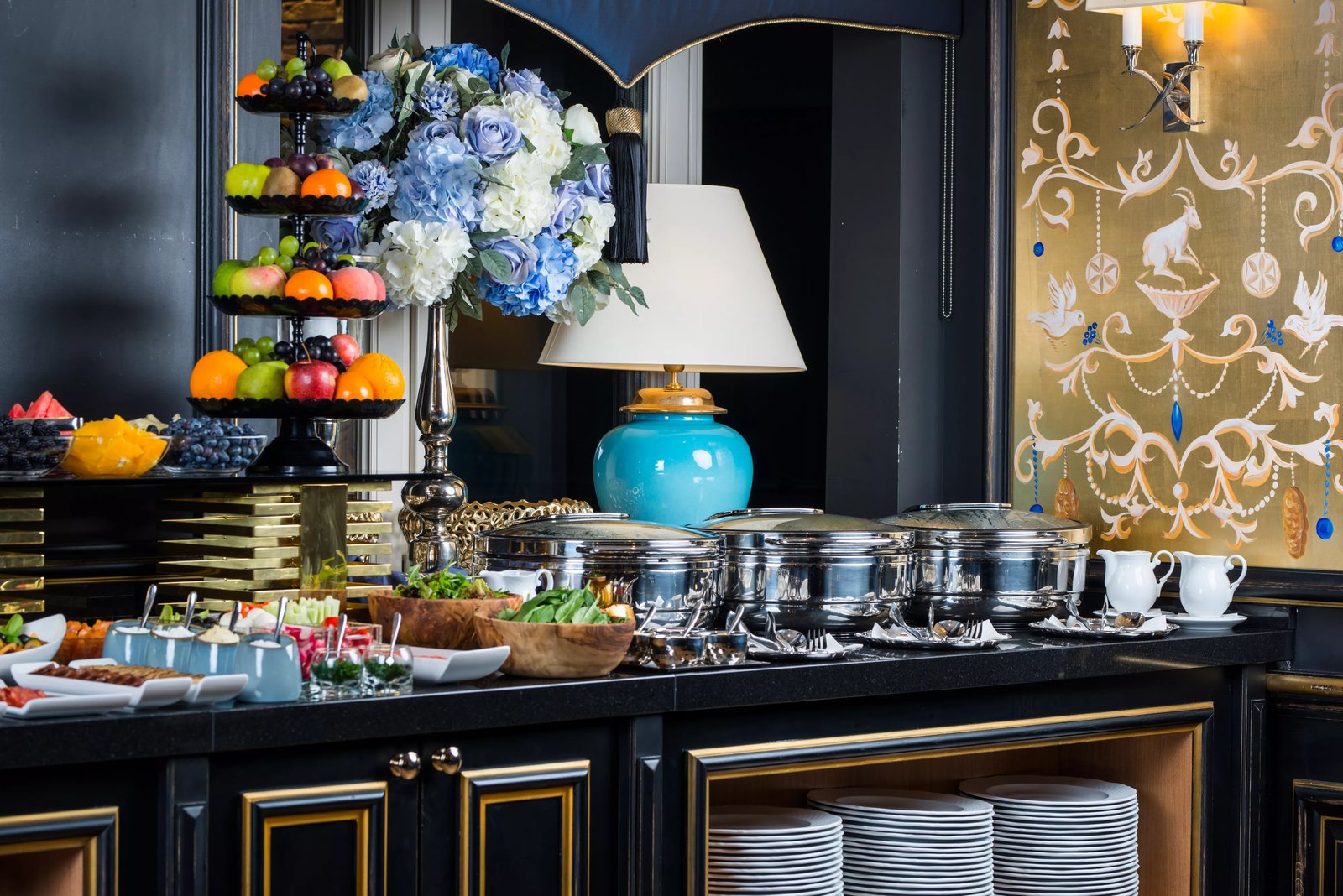 Bachleda Luxury Hotel Kraków - MGallery Collection, at the table