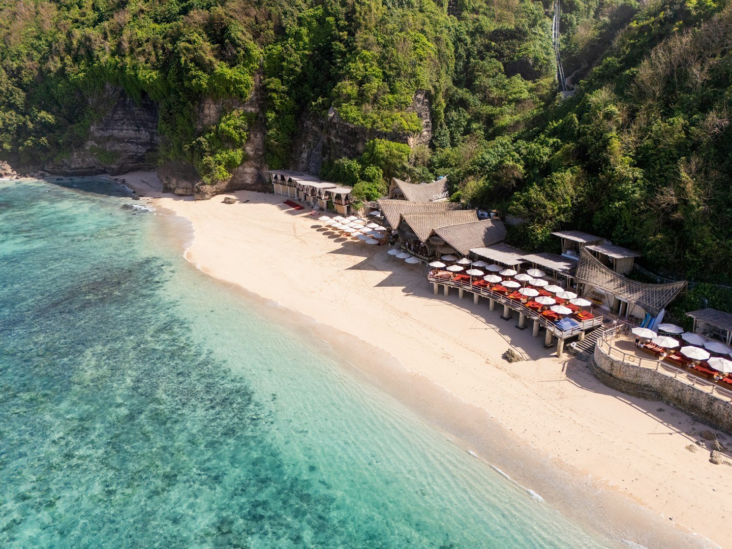 The Ungasan Clifftop Resort, sundays beach club