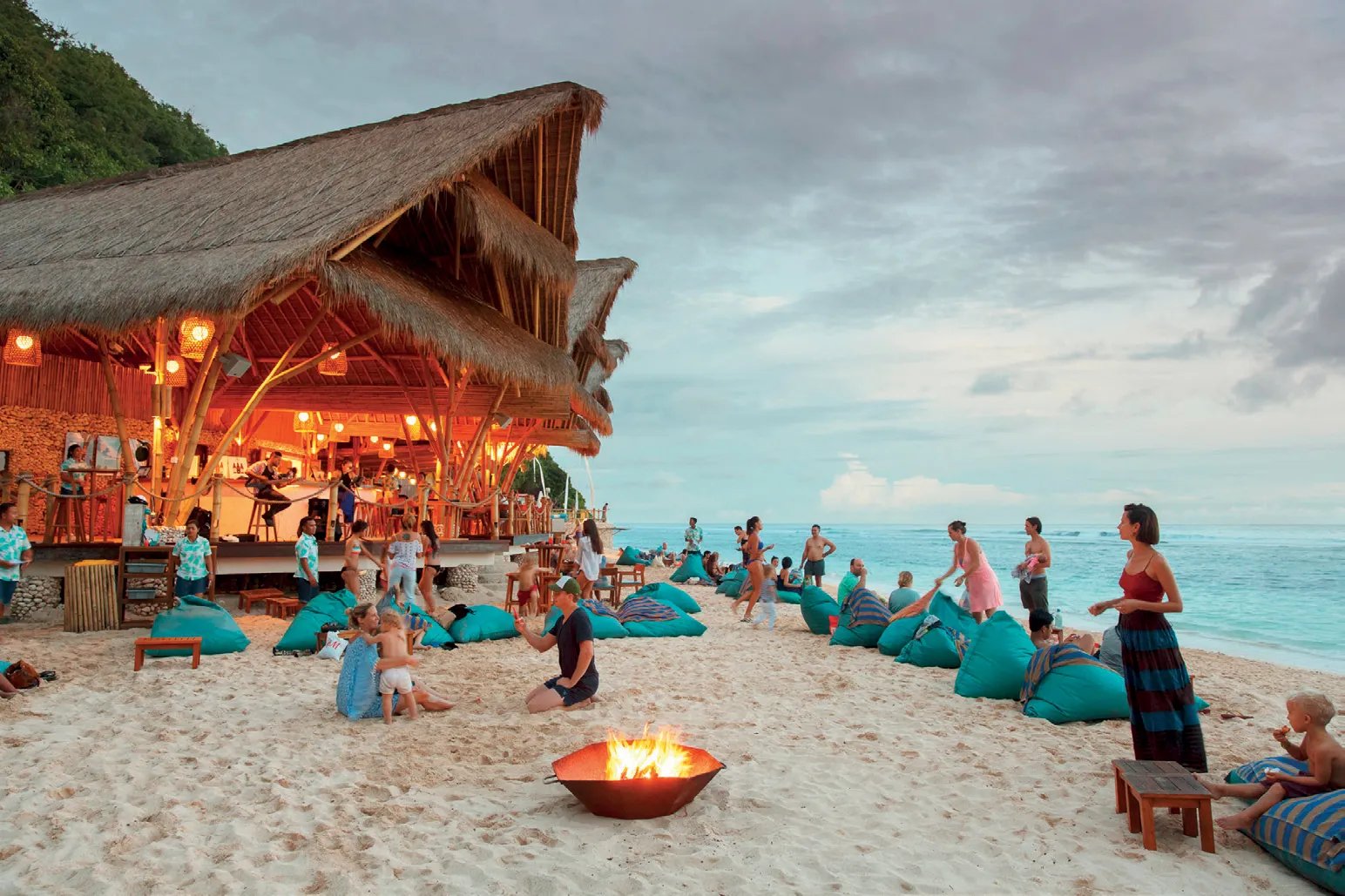 The Ungasan Clifftop Resort — eat & drink