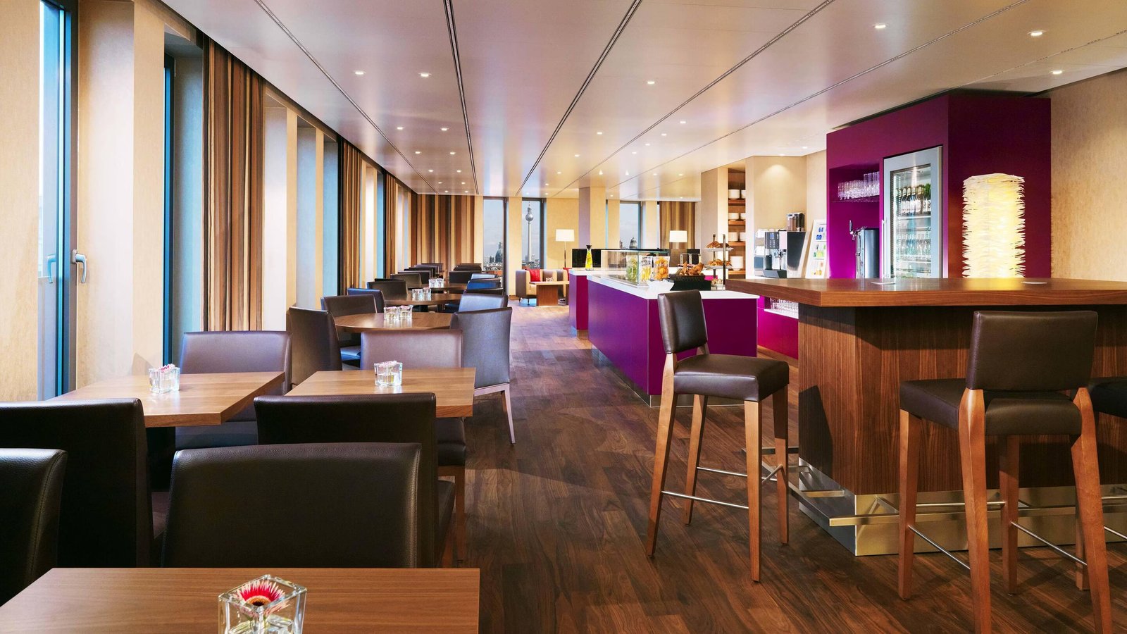 Berlin Marriott Hotel — vibe