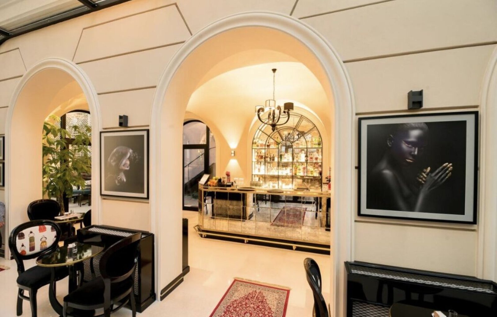 Arté Boutique Hotel, at the table