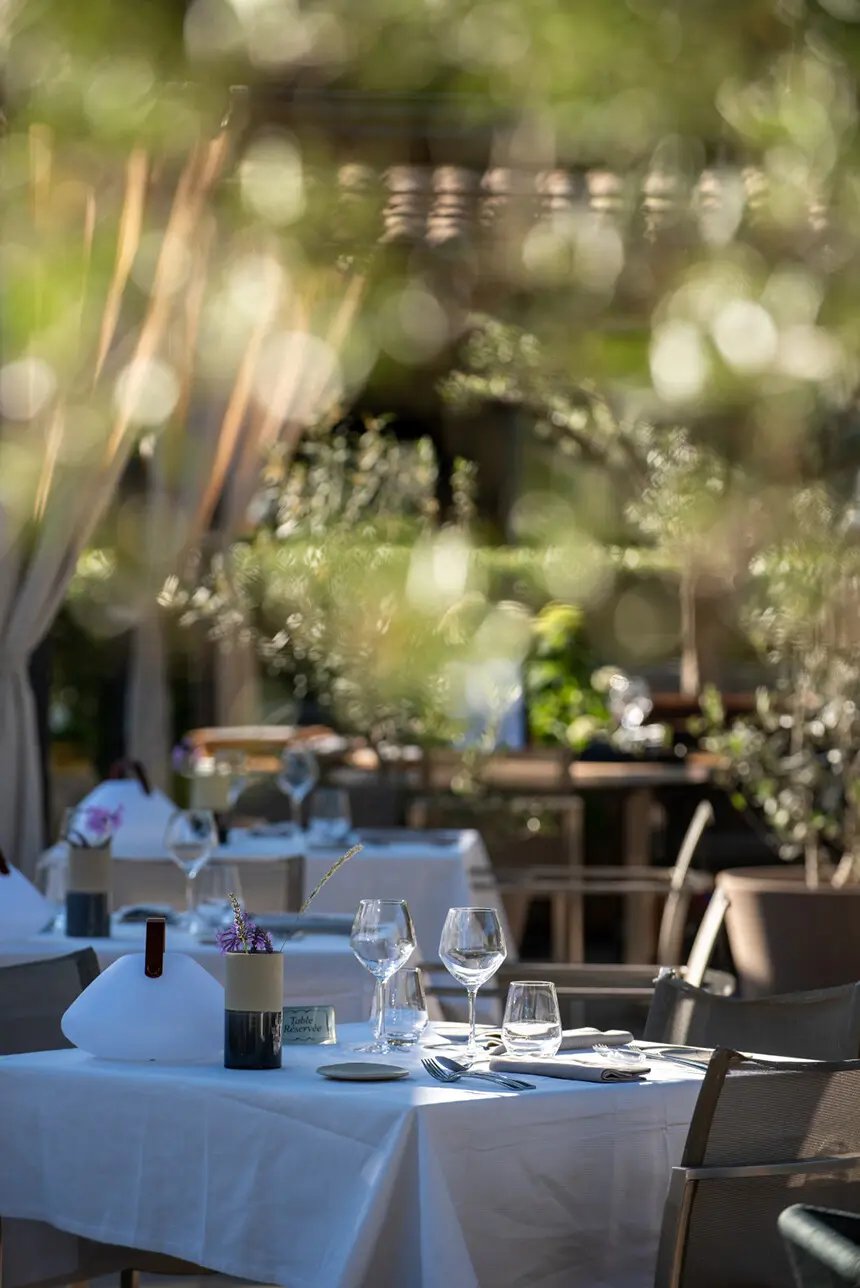 Domaine la Pierre Blanche, at the table