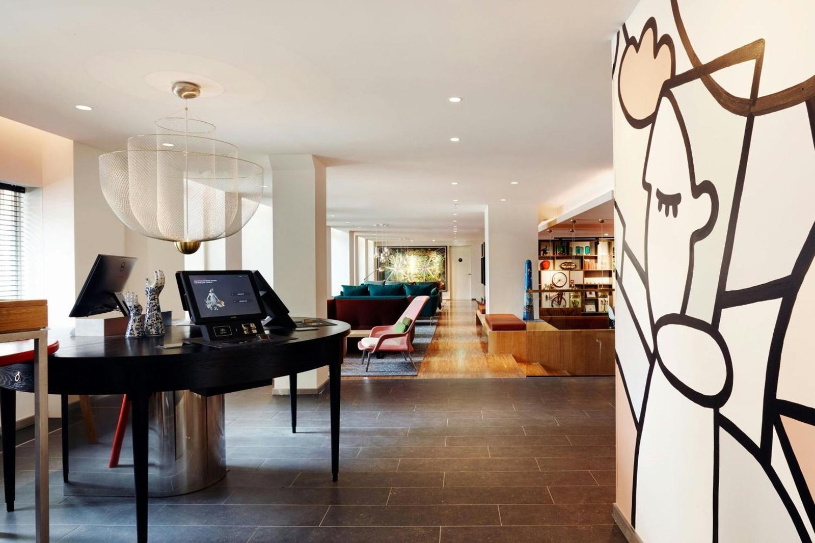 citizenM Amsterdam Amstel — vibe