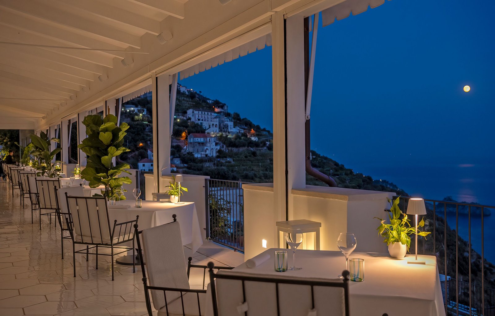 Furore Grand Hotel, at the table