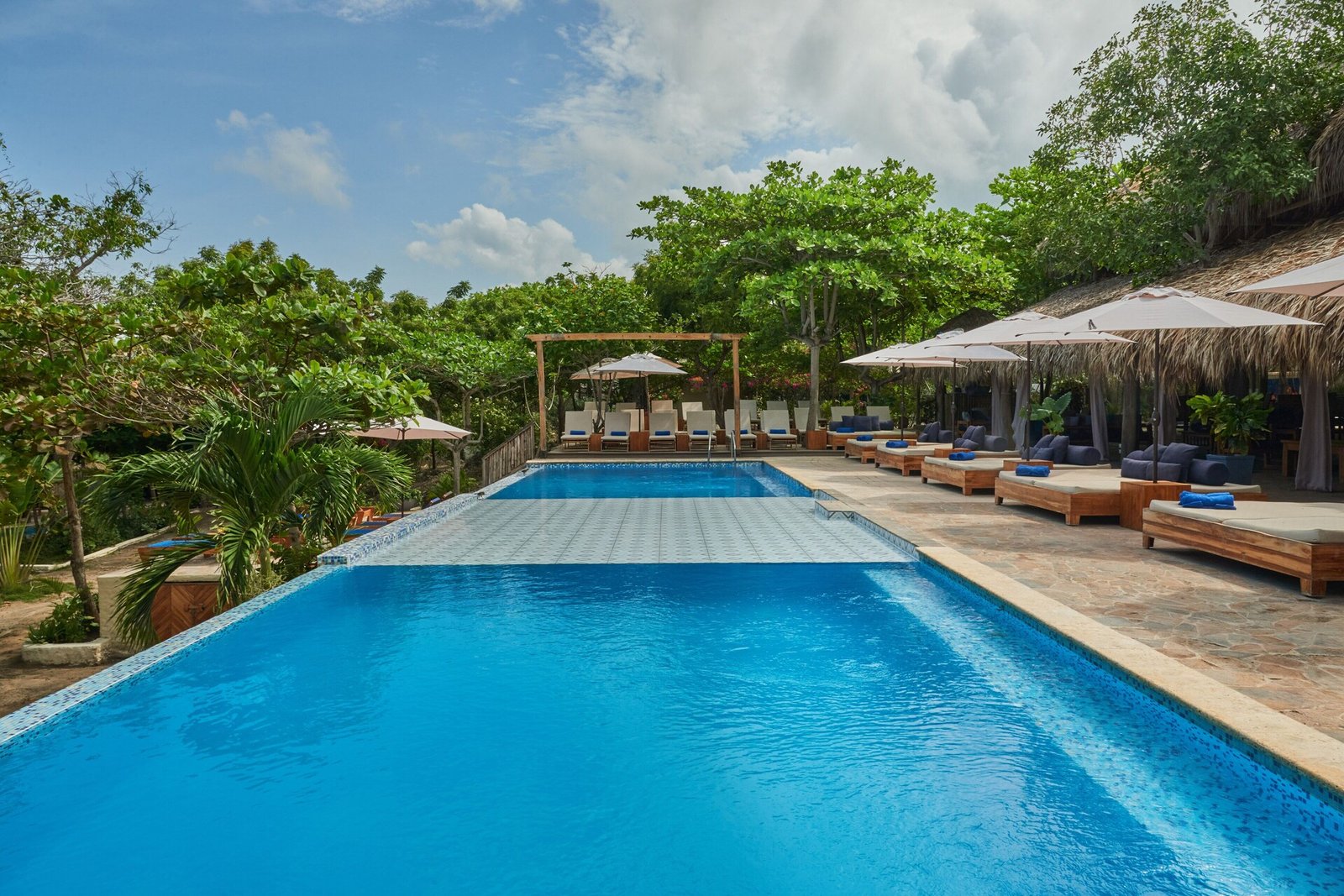 Blue Apple Beach, the pool