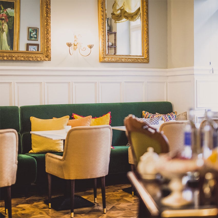 Hotel Henri, at the table