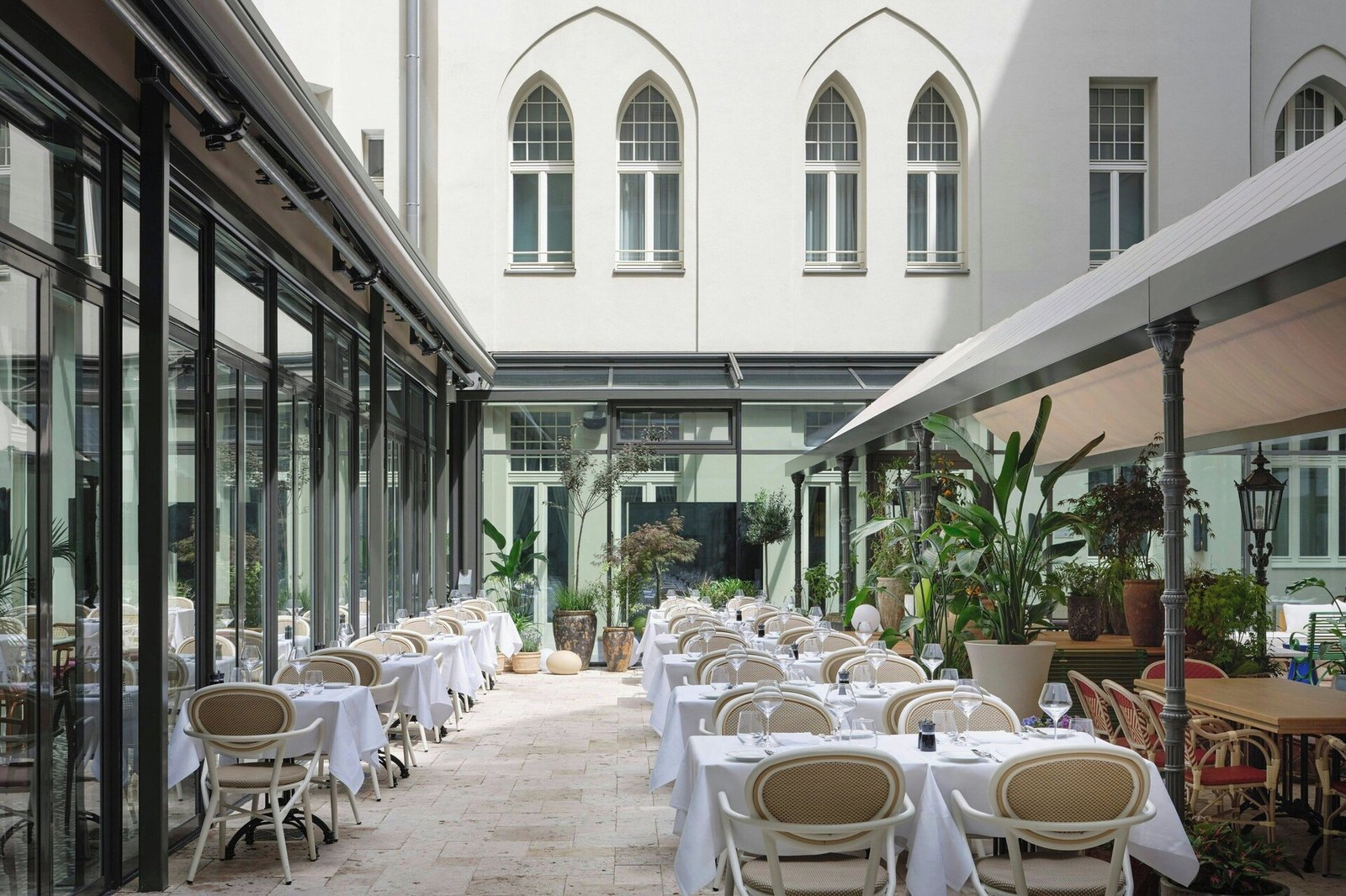 Roomers Berlin Steinplatz — eat & drink