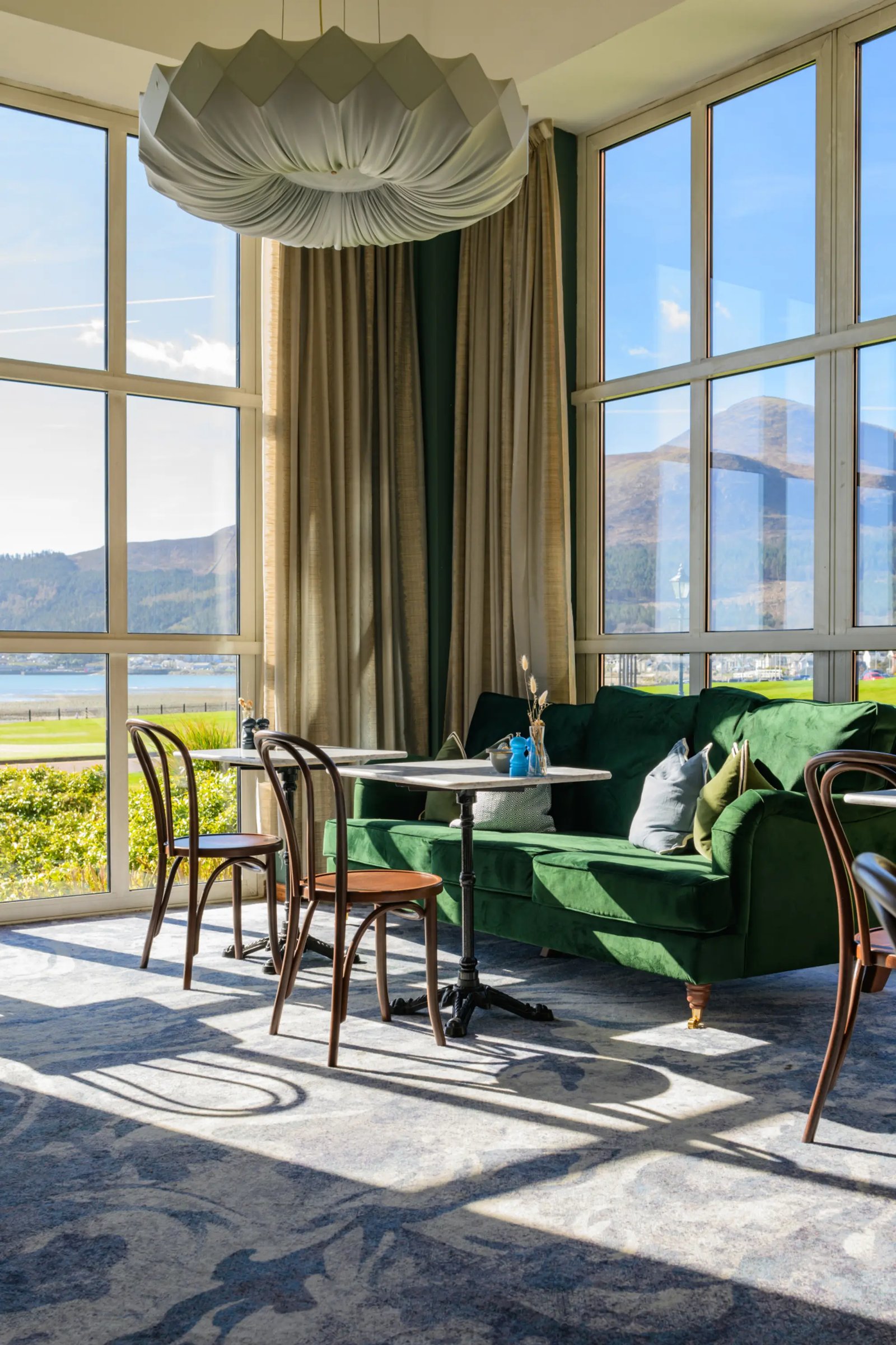 Marine & Lawn Slieve Donard, at the table
