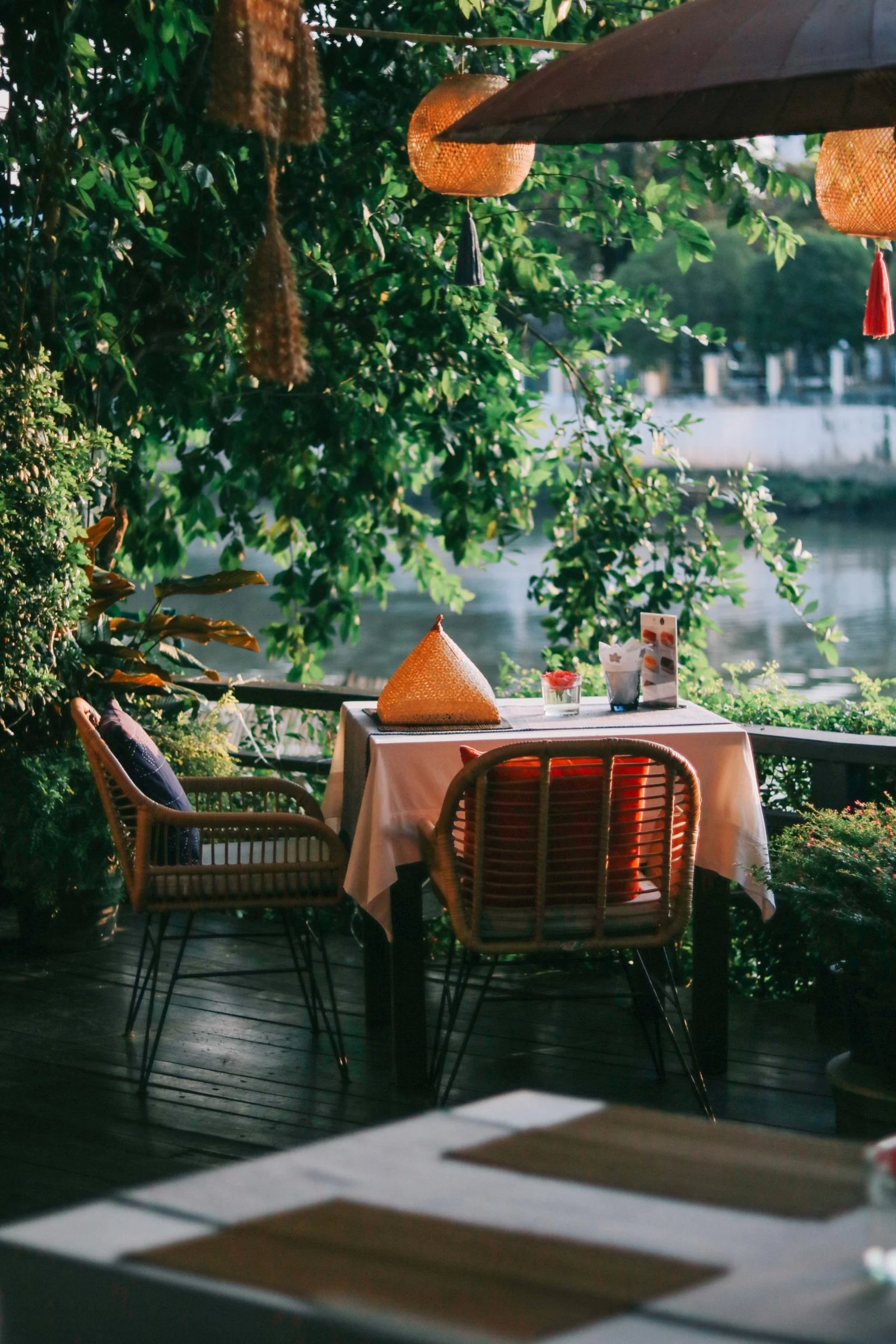 Sala Lanna Chiang Mai Hotel, wanlamun rim nam restaurant