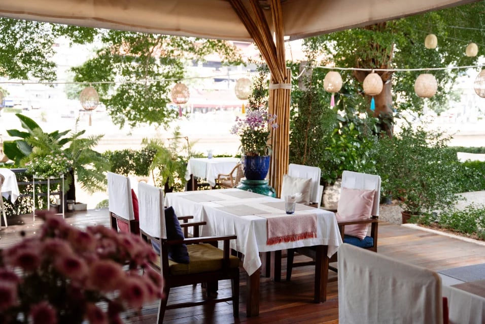 Sala Lanna Chiang Mai Hotel, wanlamun rim nam restaurant